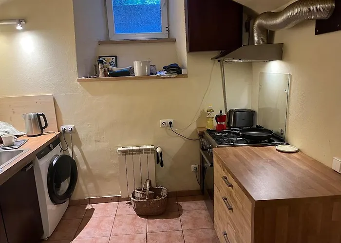 The Cave Poilsio namai *